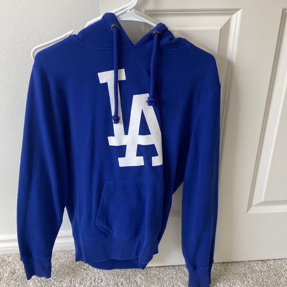 blue LA sweatshirt